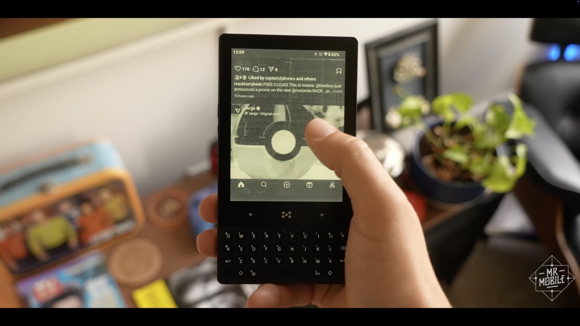  Minimal Phone MP01 đã xuất hiện như một lựa chọn "ngược dòng", hướng đến những ai muốn giảm thiểu sự phụ thuộc vào công nghệ