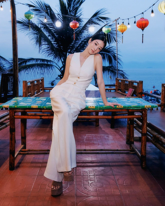 Seo Ye Ji đã biến Hội An thành một phần của bộ sưu tập hình ảnh thời trang mang tính quốc tế.