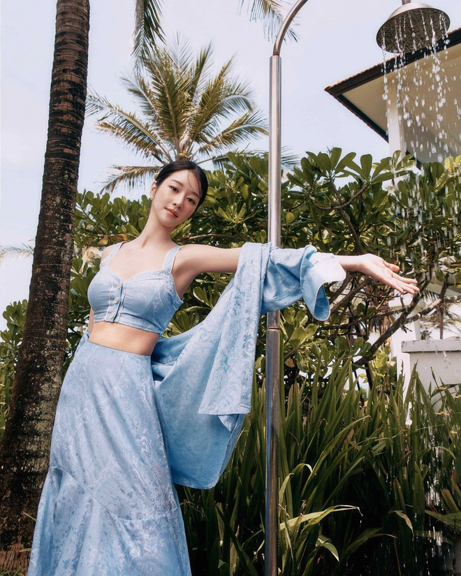 hình ảnh Seo Ye Ji xuất hiện trên Instagram chính thức của tạp chí Dazed Korea khiến cư dân mạng Việt Nam ngỡ ngàng.