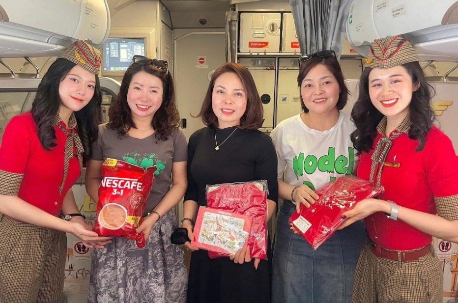 Sự thành công của chương trình không chỉ nằm ở những phần quà mà còn ở bầu không khí thân thiện, gắn kết giữa hành khách và đội ngũ phi hành đoàn.