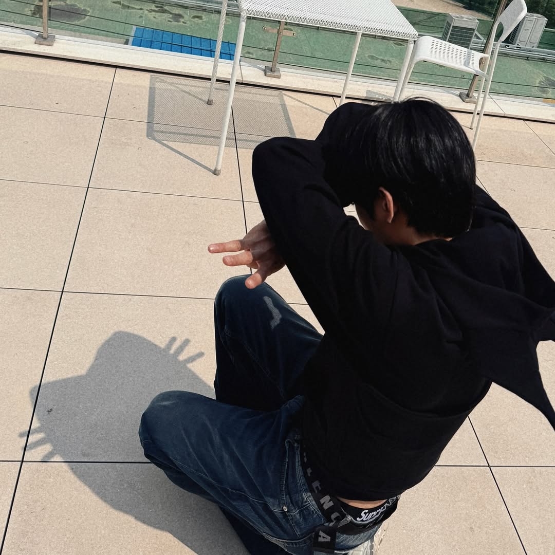  không cần quá nhiều dụng cụ hay chuẩn bị phức tạp, chỉ cần một không gian và nguồn sáng phù hợp.