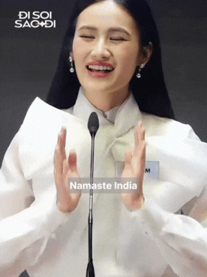 Ý Nhi được chú ý hơn cả chính là phong thái điềm tĩnh và khả năng “bắn” tiếng Anh đầy tự nhiên.