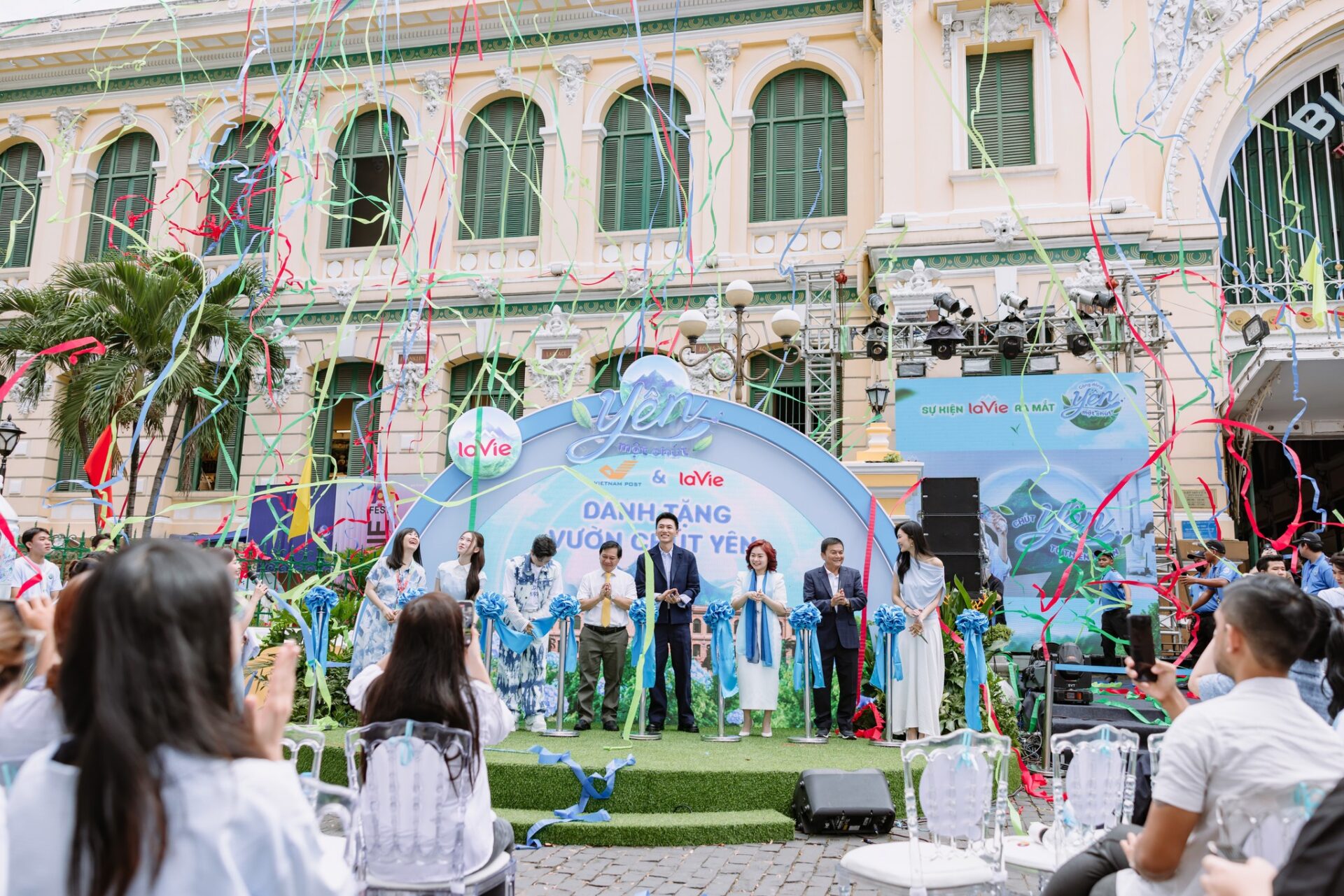 Sự kiện còn có sự đồng hành của các nhân vật được giới trẻ yêu mến