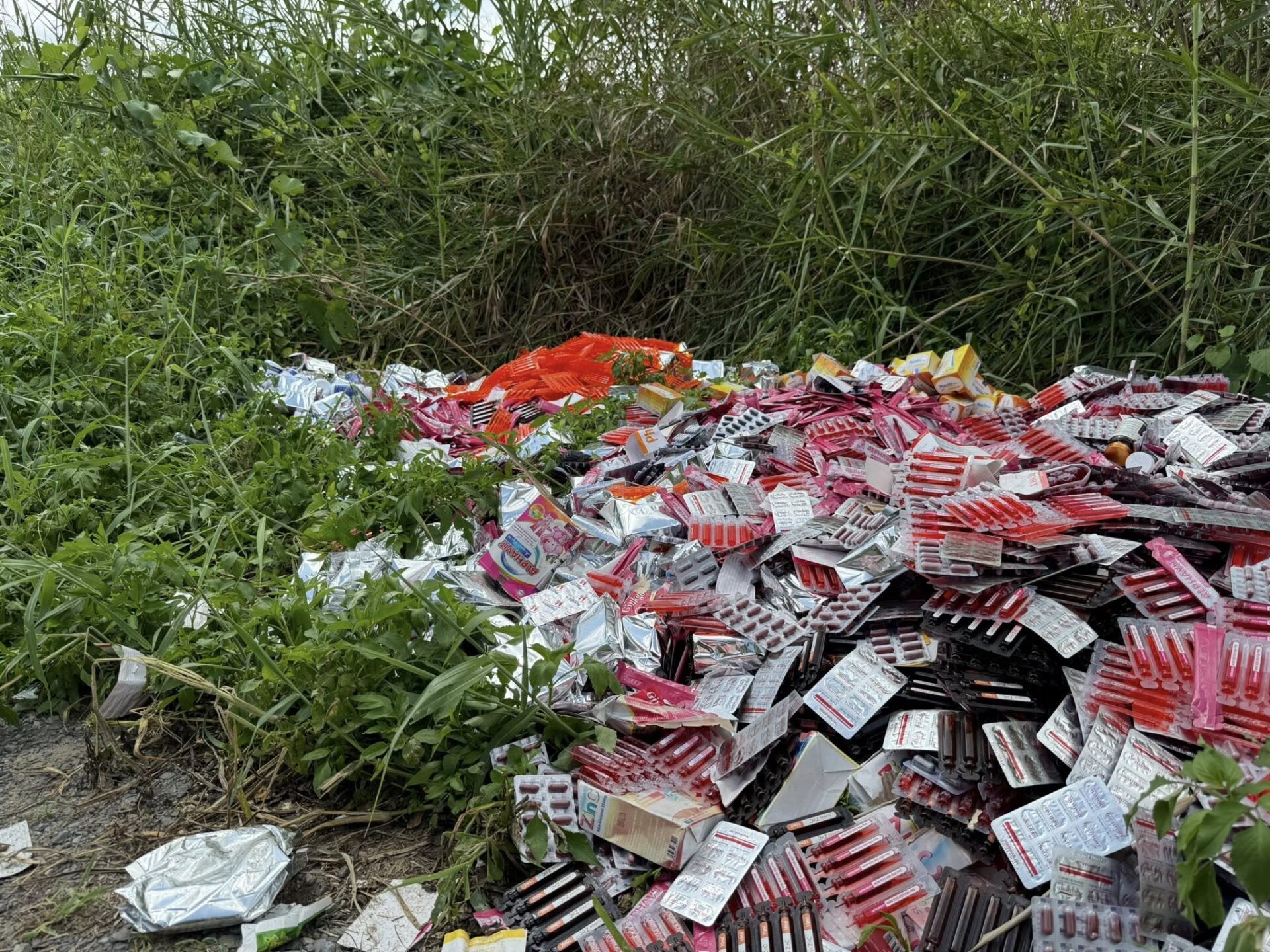 người dân quanh đó chỉ biết đến sự việc khi công an đã phong tỏa hiện trường.