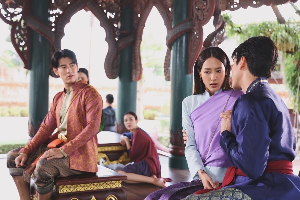 , cặp đôi đã mang đến những phân cảnh vừa ngọt ngào, vừa “đốt mắt” khán giả bằng tạo hình cuốn hút và tương tác đầy cảm xúc.