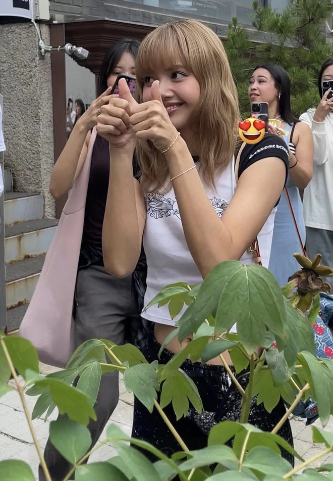 , người hâm mộ cảm nhận rõ nét tính cách đáng yêu và chân thành của nữ thần tượng sinh năm 1997.