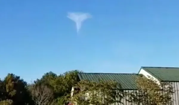 Hình ảnh kỳ lạ trên bầu trời thành phố Naga