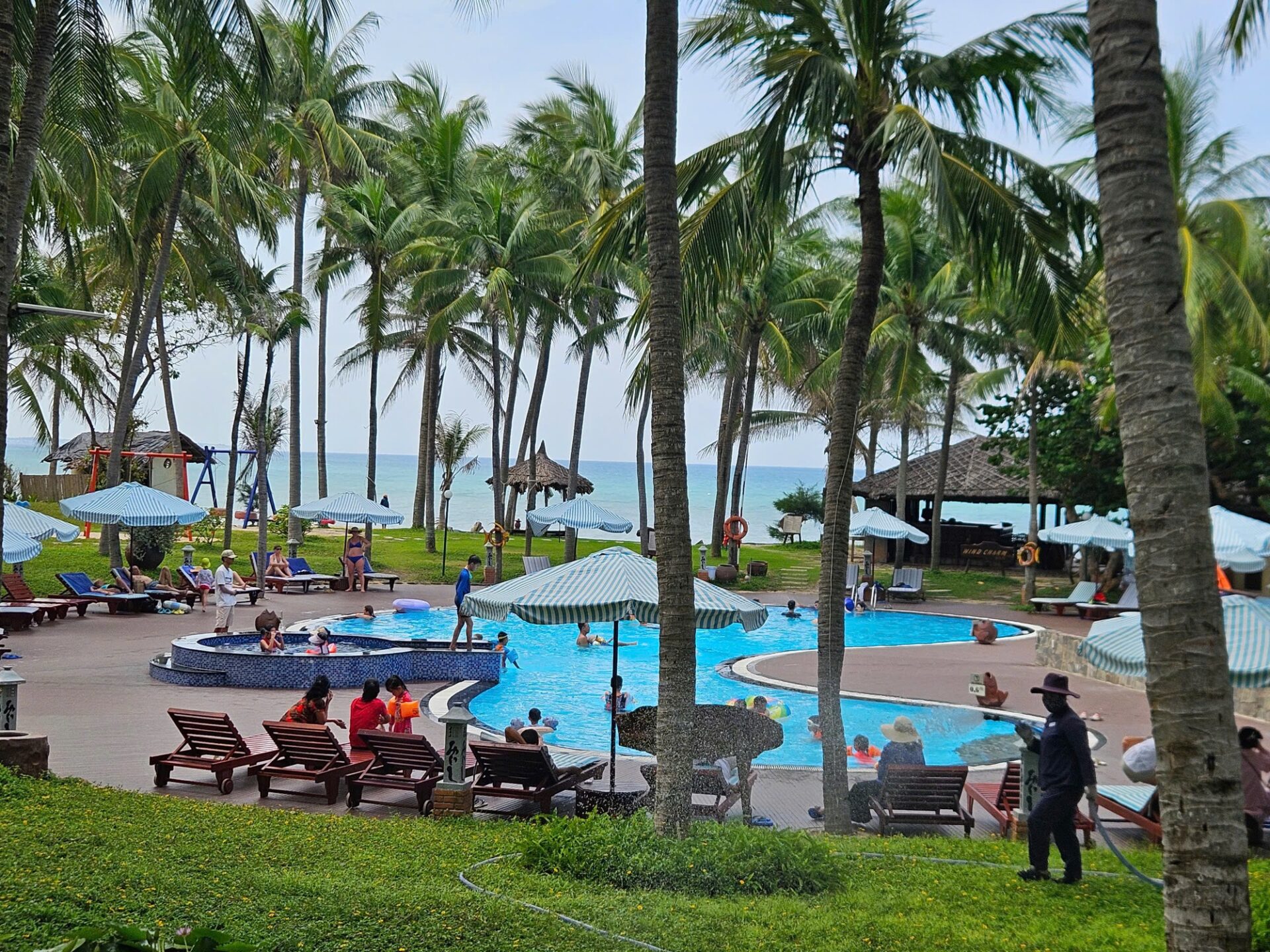 Nhu cầu du lịch tăng trong dịp hè, du khách được khuyến cáo cẩn trọng khi đặt dịch vụ trên mạng.