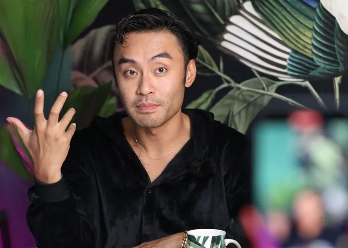 Dustin Phúc Nguyễn cho biết giữa anh và chị T. chỉ tồn tại mối quan hệ hợp tác miệng để hỗ trợ xây dựng nội dung cho fanpage