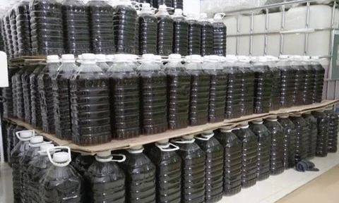  Phát hiện cơ sở pha chế nước mắm, nước giặt giả quy mô lớn tại Long Xuyên