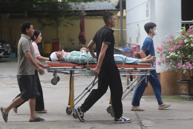  Nam sinh gãy xương sườn, tràn dịch màng phổi vẫn nỗ lực hoàn thành Kỳ thi tốt nghiệp THPT 2025