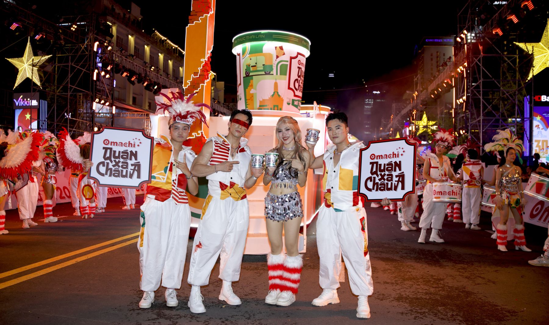  Omachi khuấy đảo giới trẻ với đêm diễu hành rực rỡ giữa lòng Sài Gòn