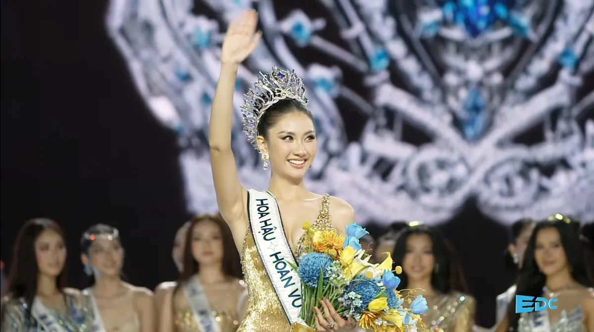 chung kết Miss Cosmo Vietnam 2025 bừng sáng với khoảnh khắc đăng quang của thí sinh Nguyễn Hoàng Phương Linh,