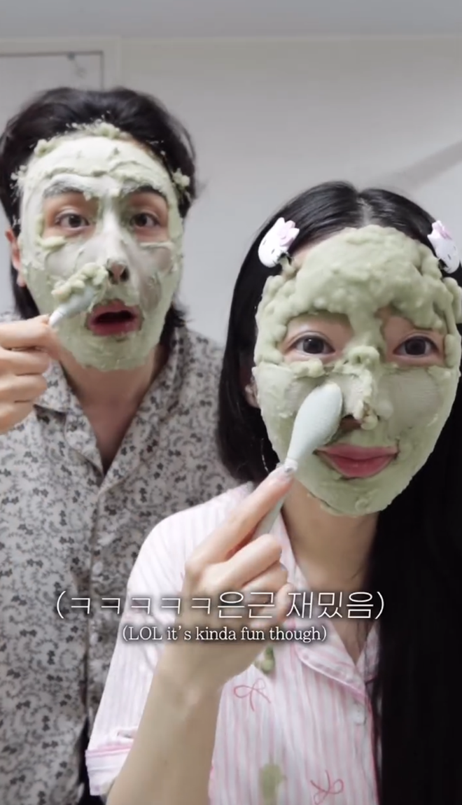 hiệu ứng sủi bọt bắt mắt này không chỉ khiến dân mạng phát cuồng mà còn mở ra cuộc bàn luận thú vị về làm đẹp hiện đại.