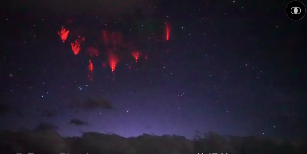 Hiện tượng khí quyển hiếm gặp xuất hiện tại Tây Tạng.