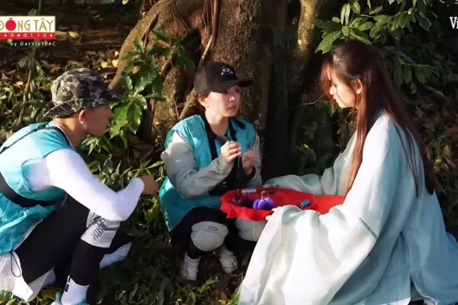 đoạn clip Kaity e thẹn nép vào WEAN đang viral với hàng trăm ngàn lượt chia sẻ.