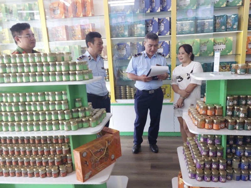 Lực lượng chức năng đã phát hiện 23.468 sản phẩm yến chưng có dấu hiệu không phù hợp với chất lượng đã được công bố.