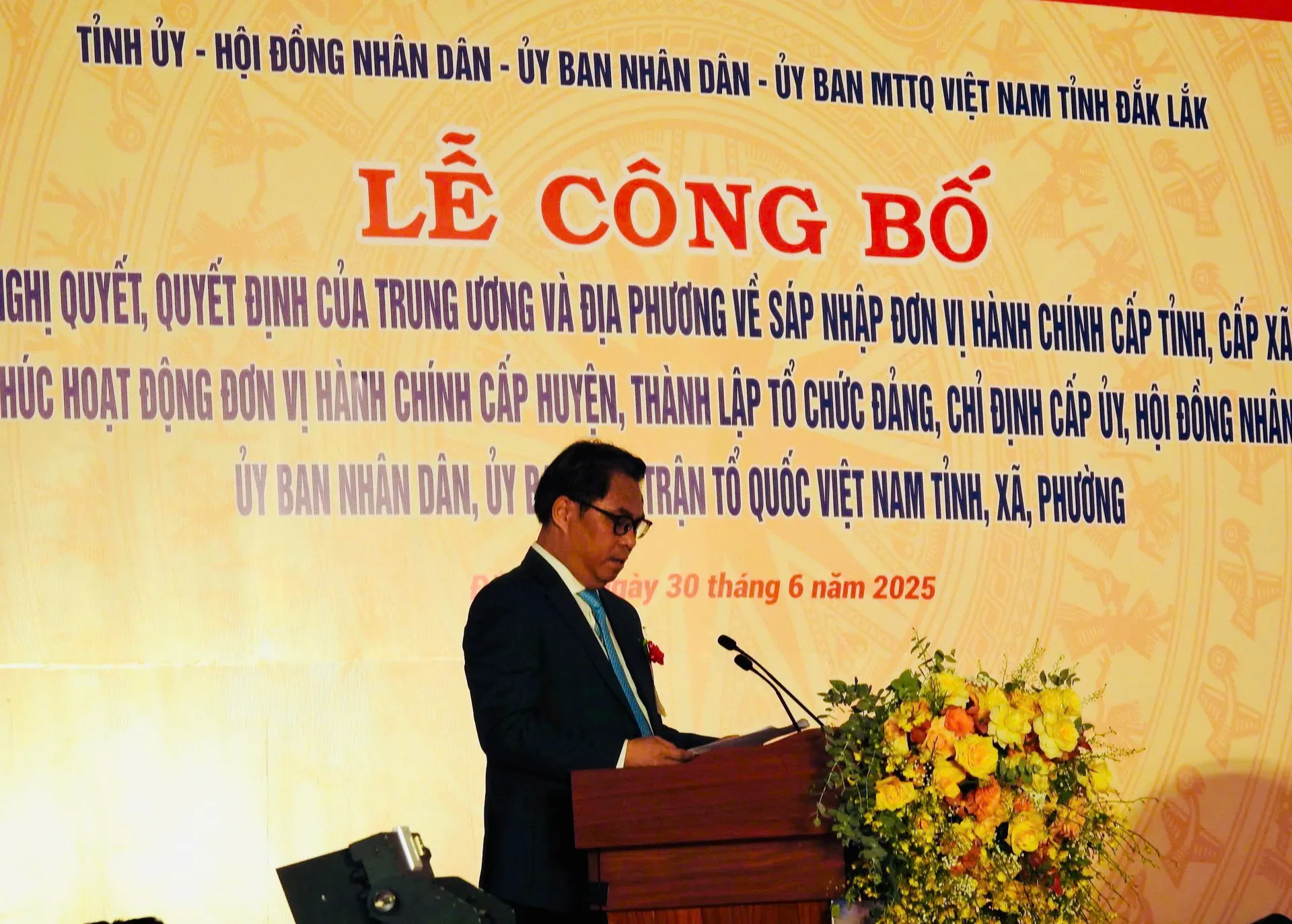 Phó trưởng Ban Tổ chức Trung ương Phan Thăng An đã công bố nghị quyết, quyết định của Trung ương đối với việc sáp nhập tỉnh 2 tỉnh Đắk Lắk và Phú Yên.