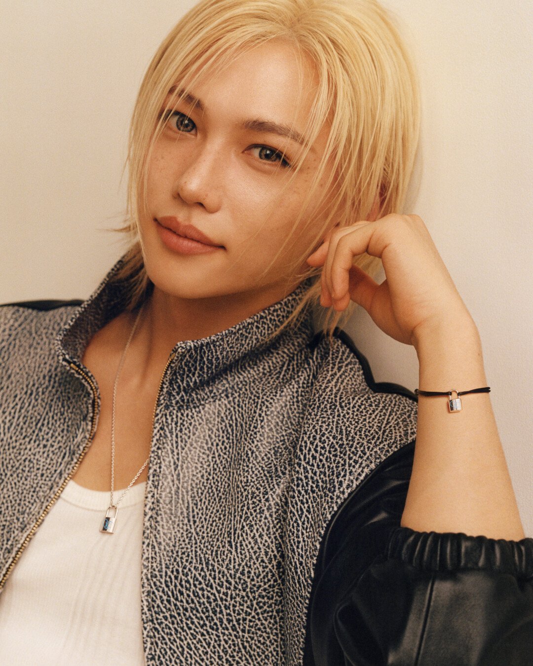 Felix: “Trái tim và chữ ‘DREAM’ là lời kết nối từ tôi đến người hâm mộ”