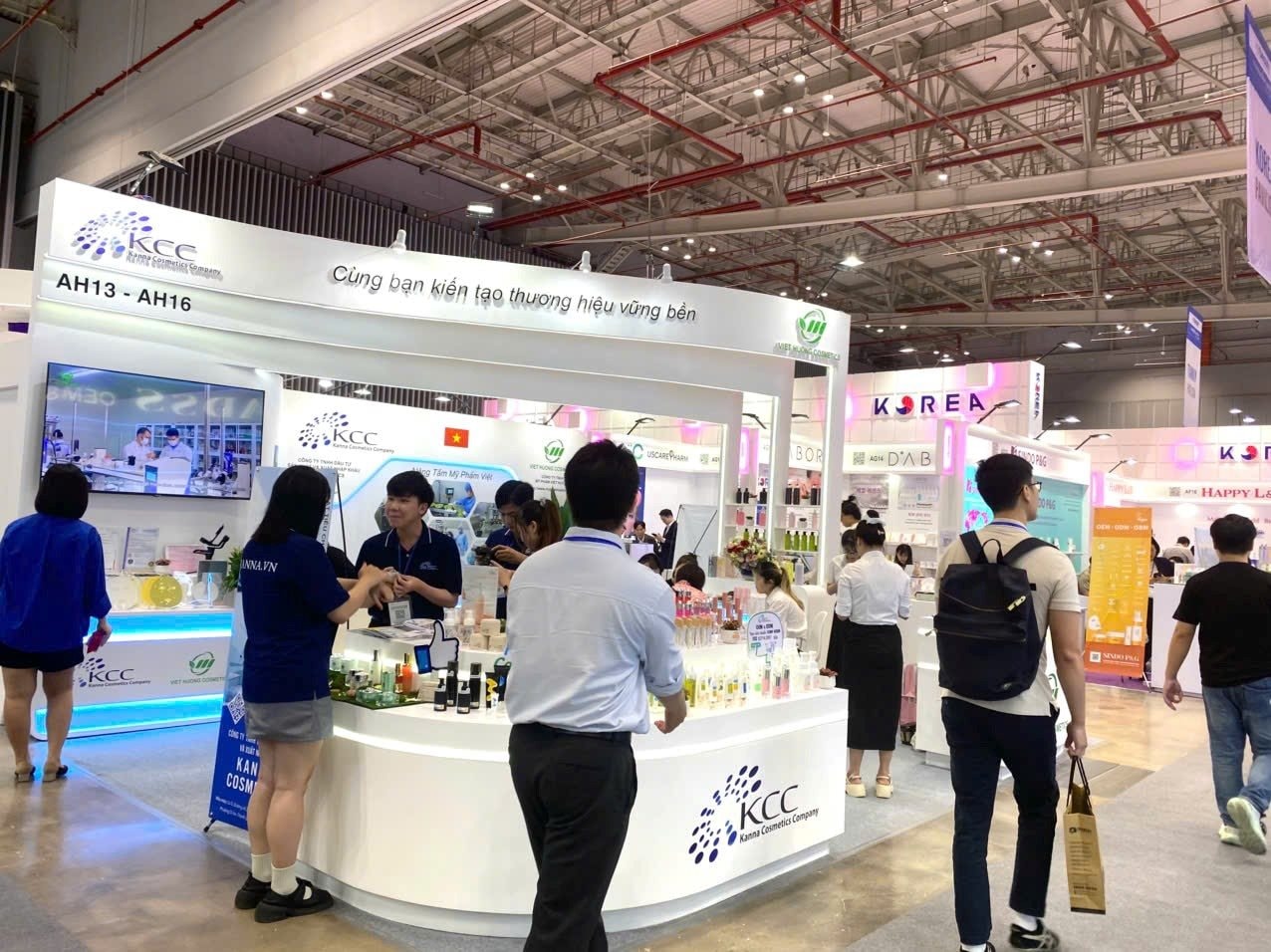 Hơn 3.000 thương hiệu làm đẹp hội tụ tại TP HCM