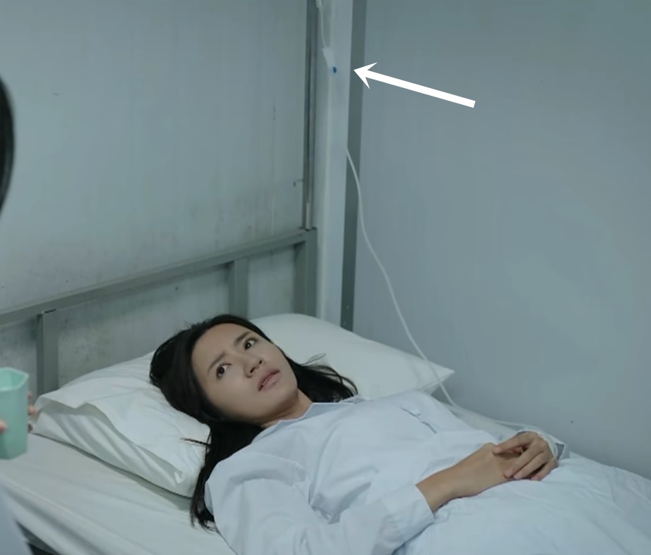 Những hạt sạn khiến khán giả “đứng ngồi không yên”