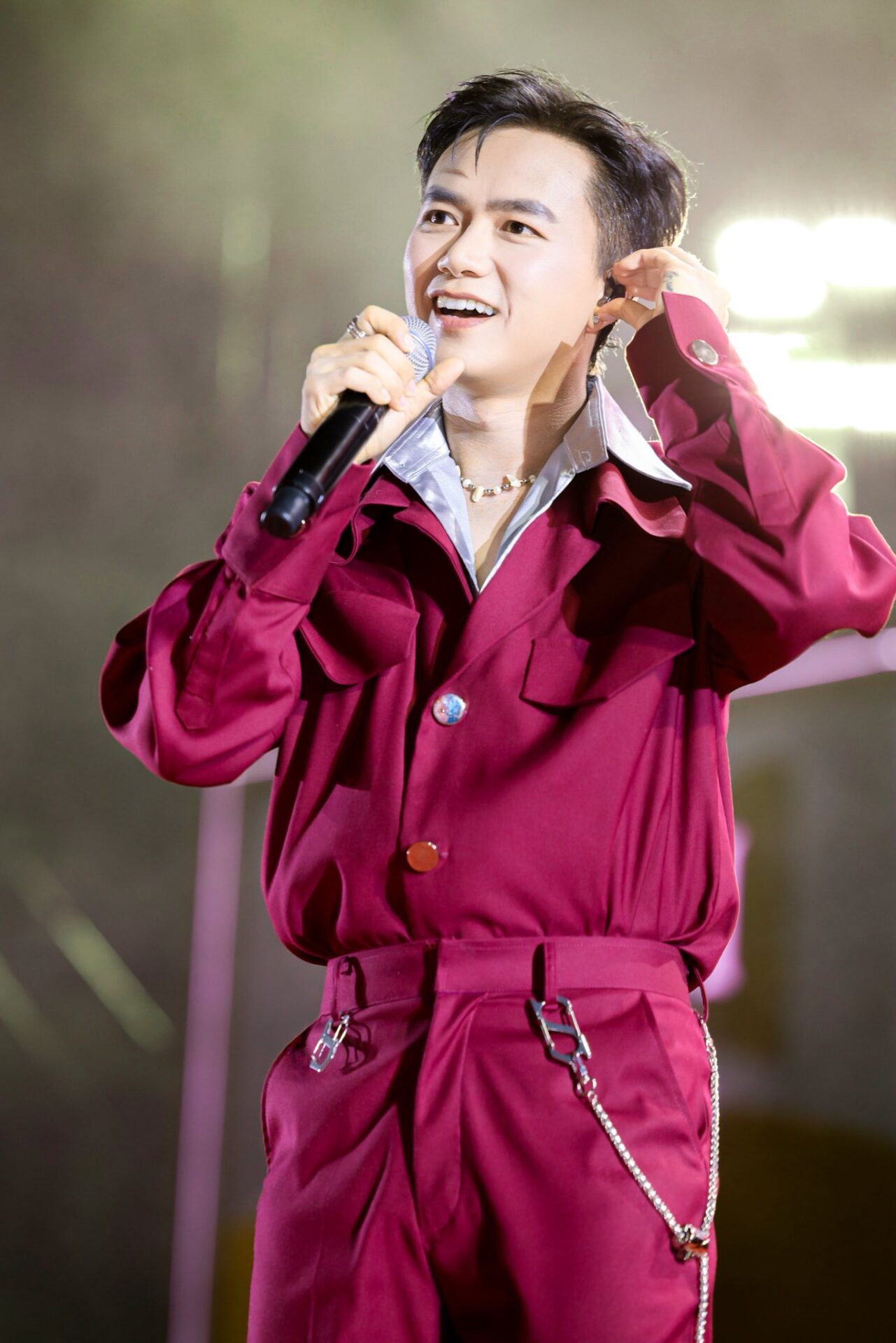 Như một người bạn lầy lội đáng yêu, không bao giờ khiến khán giả thấy nhàm.