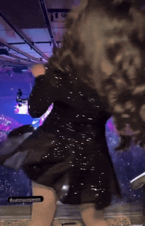 clip triệu view của Selena Gomez bỗng dưng “bốc hơi” khó hiểu