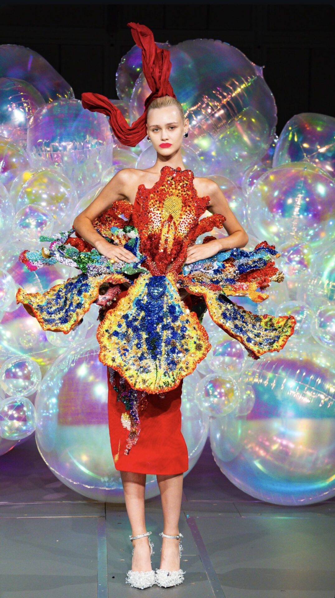 Thiết kế Việt trên sàn diễn couture.