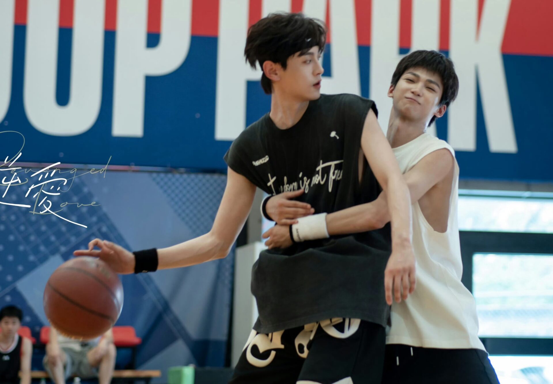 Bộ phim đam mỹ Nghịch Ái bất ngờ bị gỡ bỏ chỉ sau một đêm.