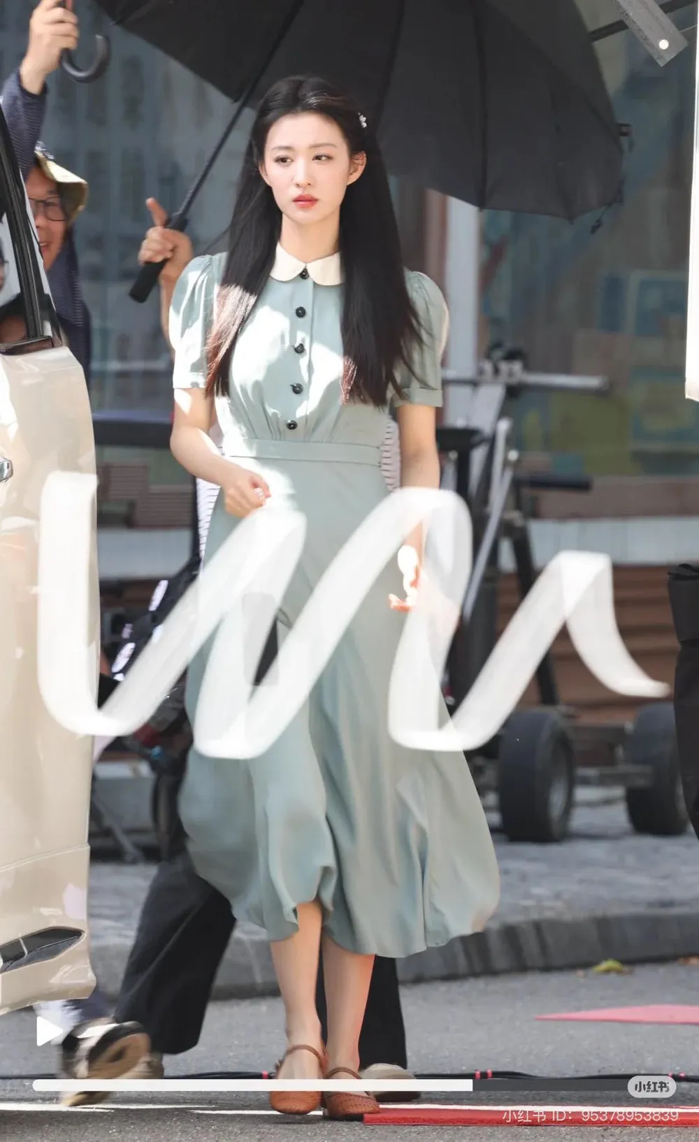 Tạo hình cổ điển làm nổi bật khí chất điện ảnh của Vương Sở Nhiên