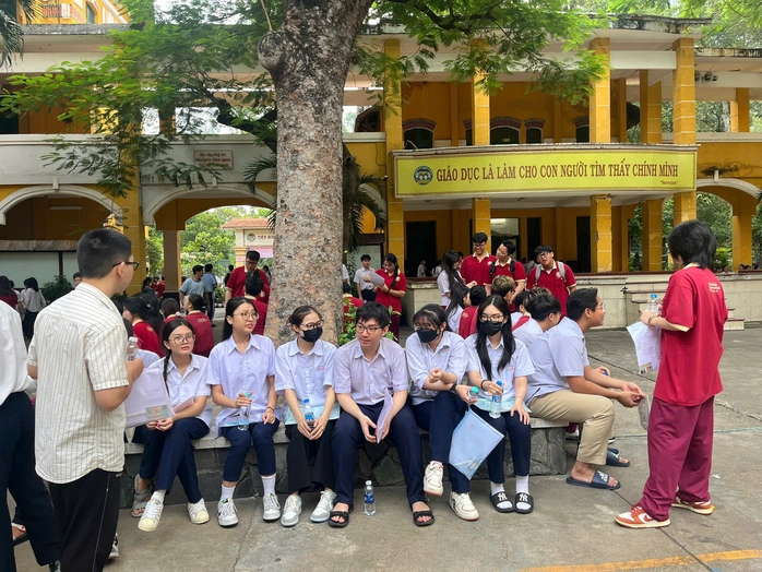 BHXH TP HCM chỉ cách phụ huynh tra cứu BHYT cho con