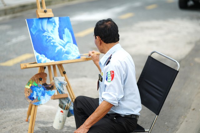 vừa là nơi lao động, vừa là chốn sáng tác.