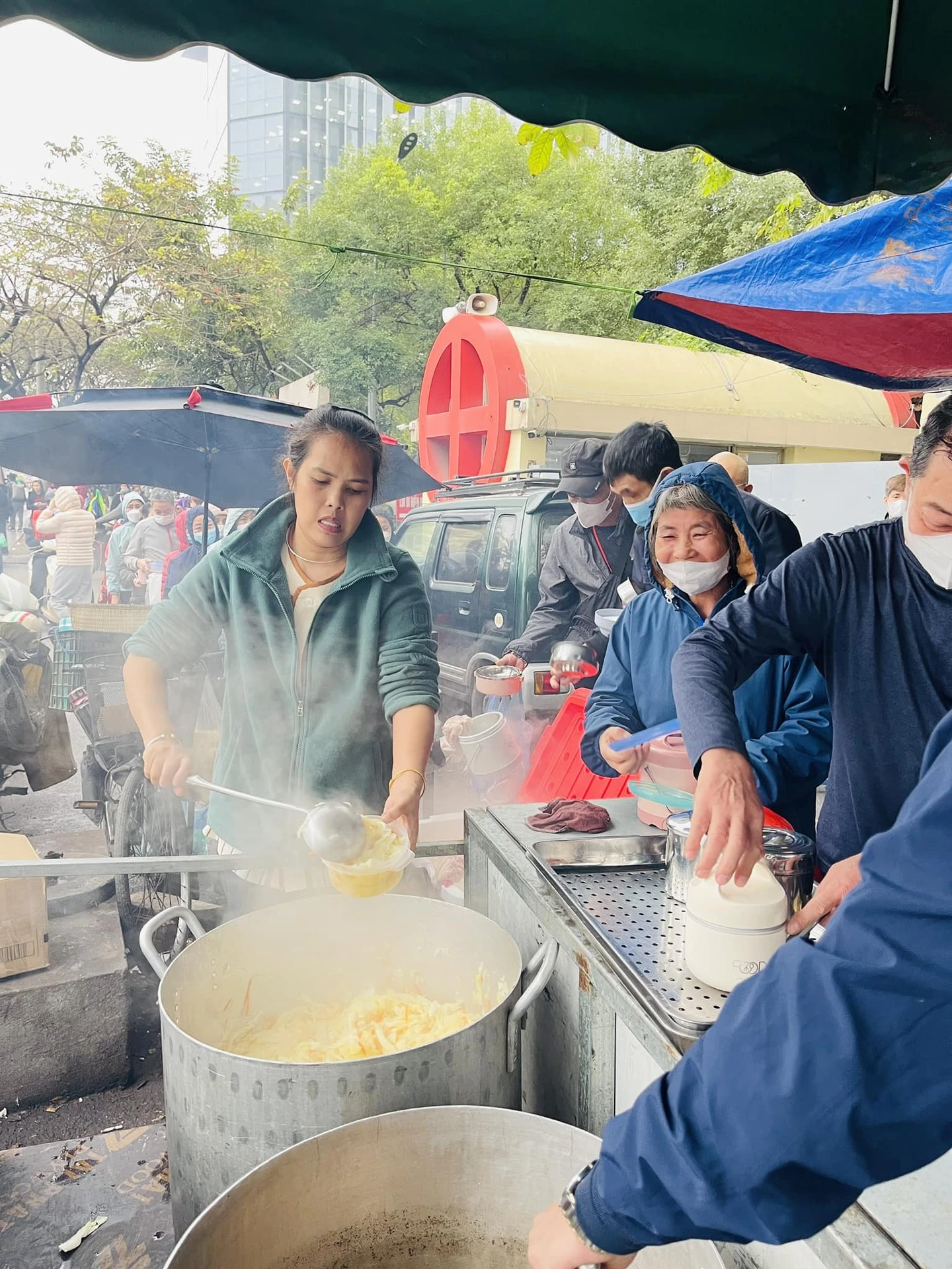 Một dáng hình nhỏ bé nhưng gieo cảm hứng lớn.