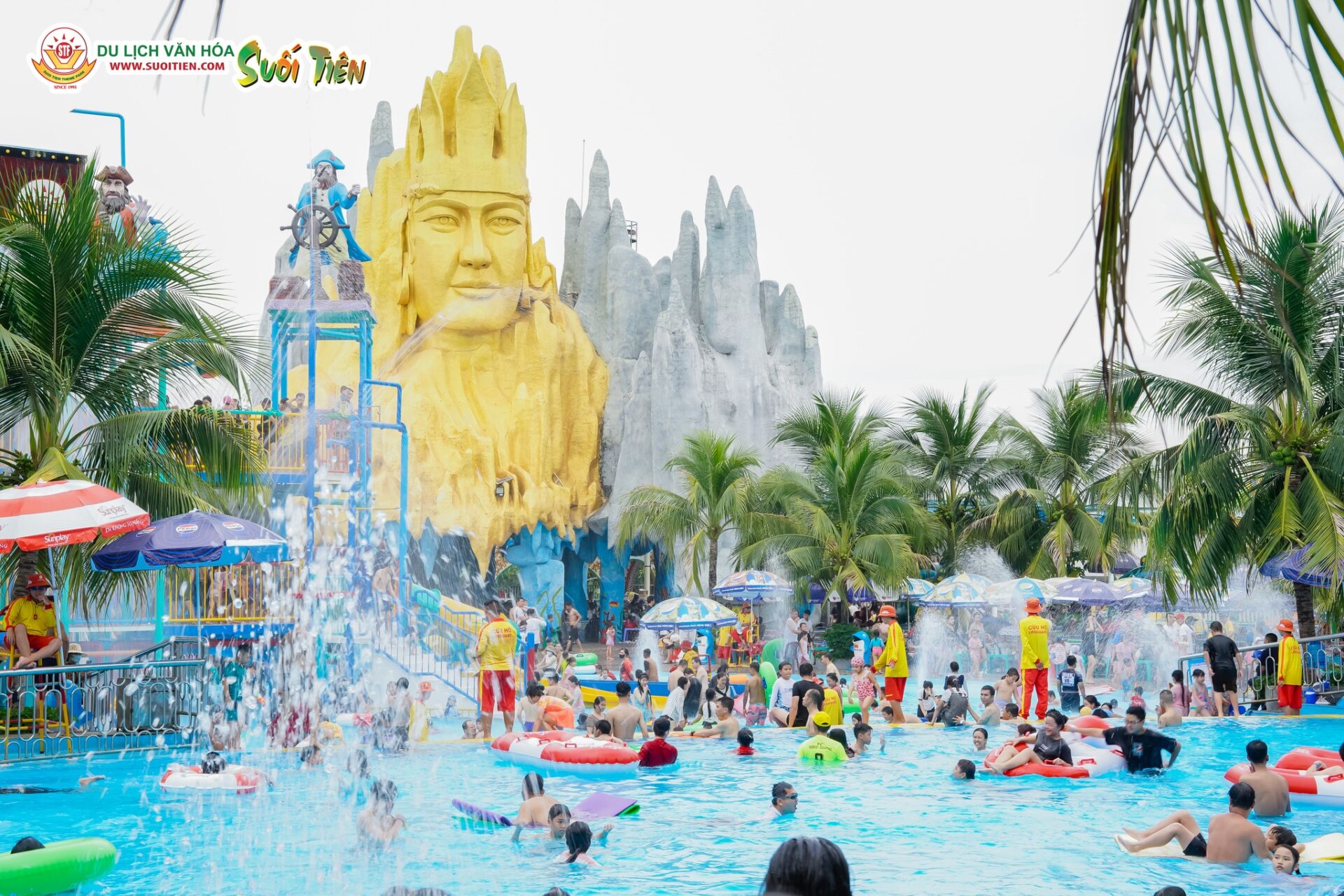 xây dựng không gian kiến trúc và cảnh quan gắn liền với truyền thuyết, lịch sử, nhân vật dân gian.