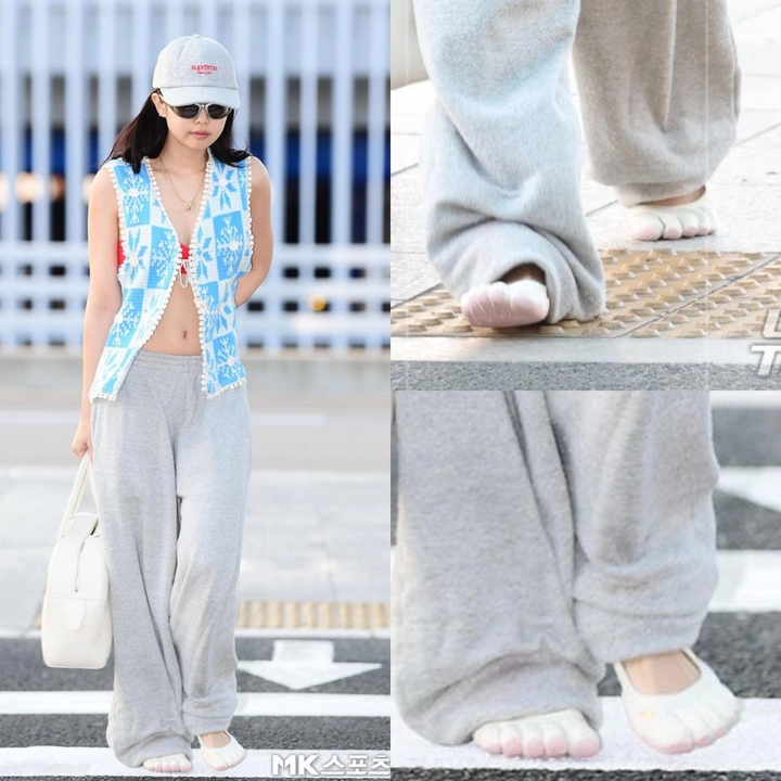 Cái vibe lạ lạ nhưng hút mắt ấy khiến dân tình không khỏi thốt lên: “Ủa, giày gì đây mà ngón nào ra ngón đó, nhưng lại... sang ghê?”