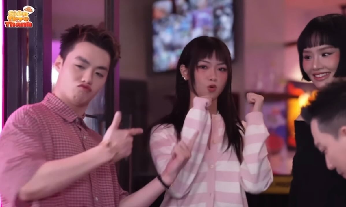 Không khí trong bàn ăn chùng xuống, dù sau đó câu chuyện được lái sang hướng khác.