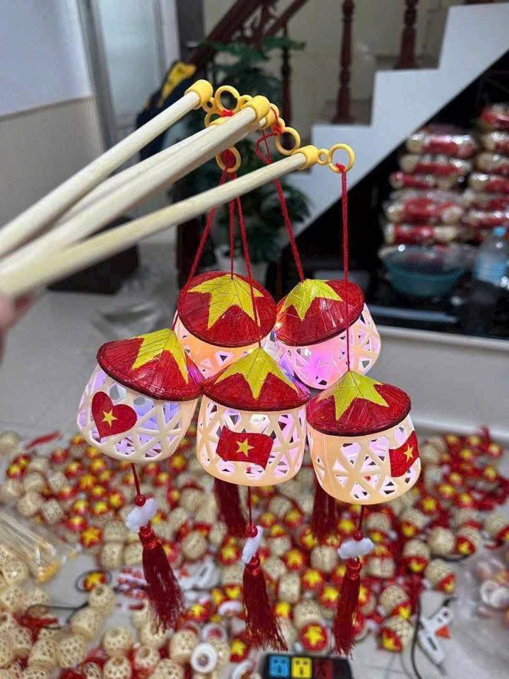 Nón lá sao vàng và hiệu ứng Quốc khánh