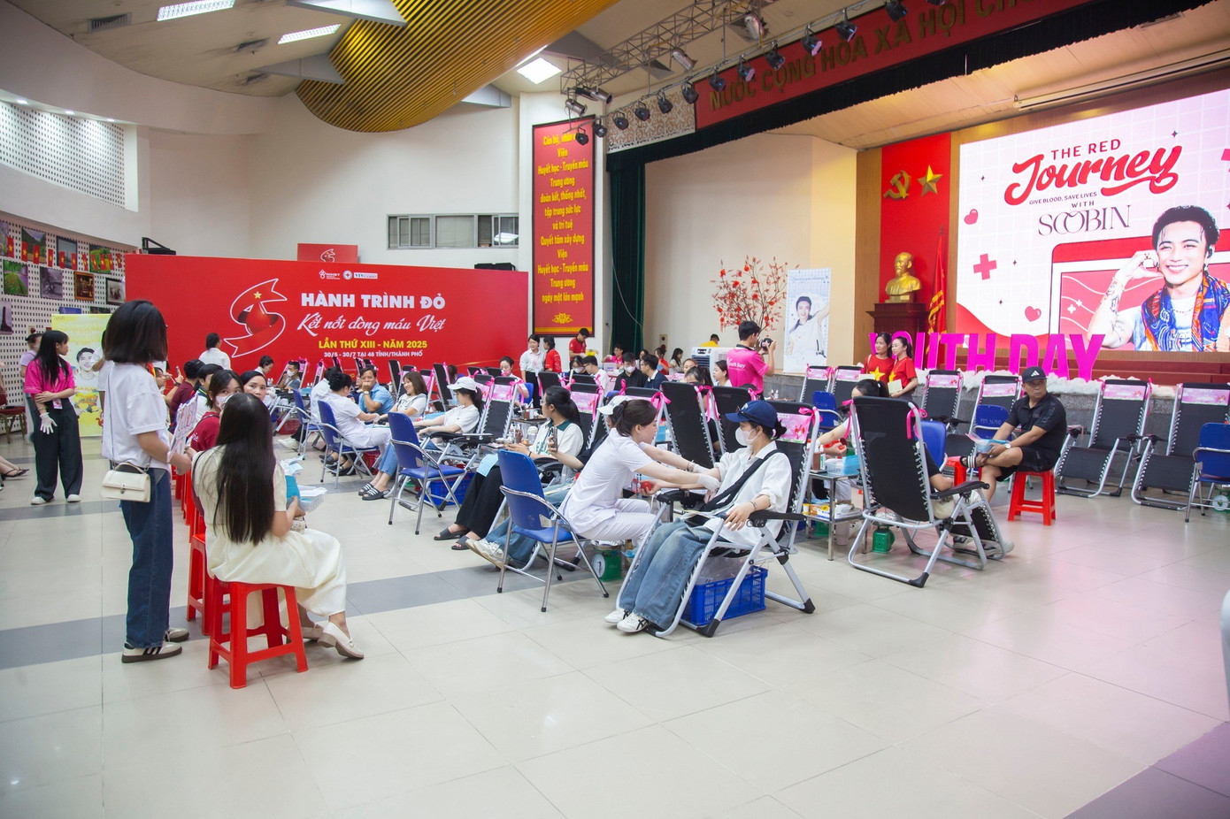 Chiến dịch hiến máu nhân đạo, nơi hàng nghìn người cùng chung nhịp đập nhân ái.