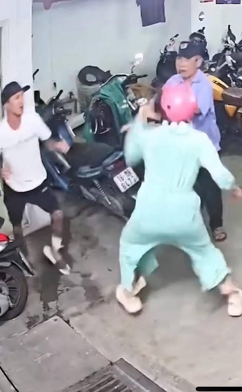 Cảnh tượng gây sốc trong hầm xe