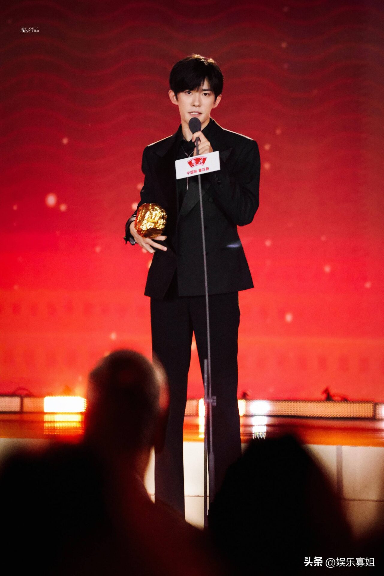 Từ "em út TFBOYS" đến hiện tượng lưu lượng độc lập