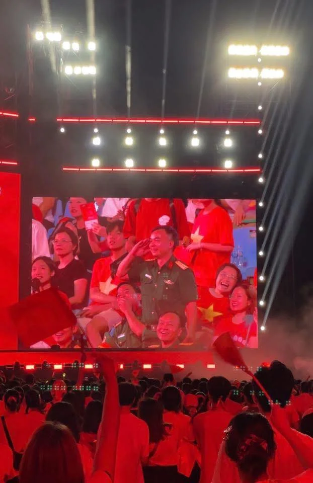 Concert này không chỉ là bữa tiệc âm nhạc, mà còn là “sân khấu” để những câu chuyện thầm lặng được tỏa sáng.