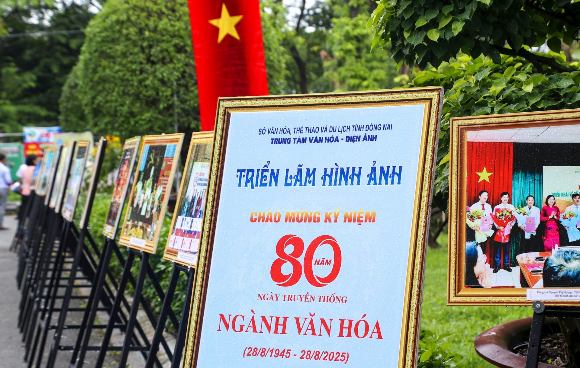 Triển lãm hình ảnh chào mừng kỷ niệm 80 năm Ngày truyền thống Ngành Văn hóa. Ảnh: Văn Dũng