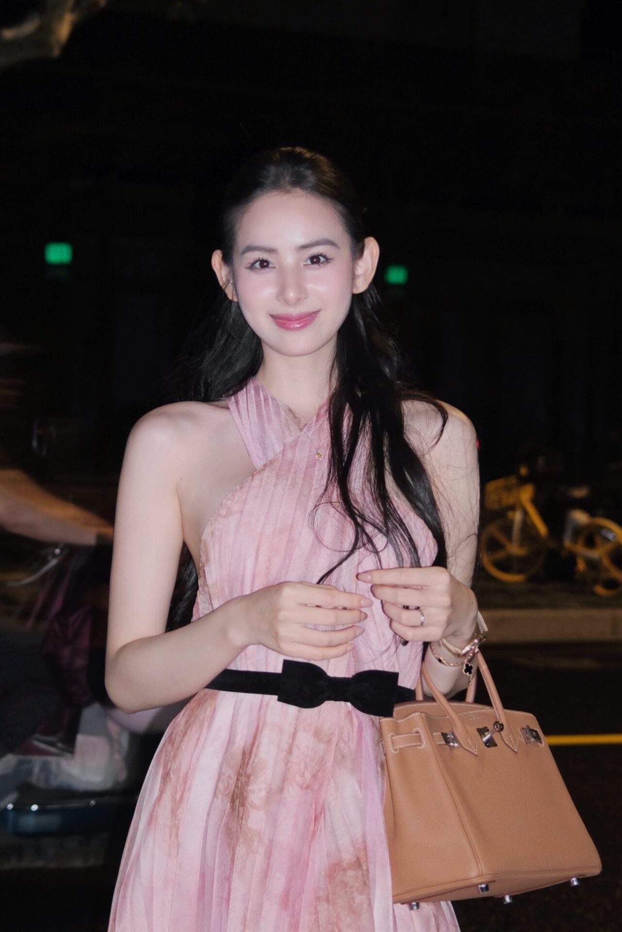 Trước câu hỏi của truyền thông, Hương Liên từ chối cung cấp thêm bằng chứng,