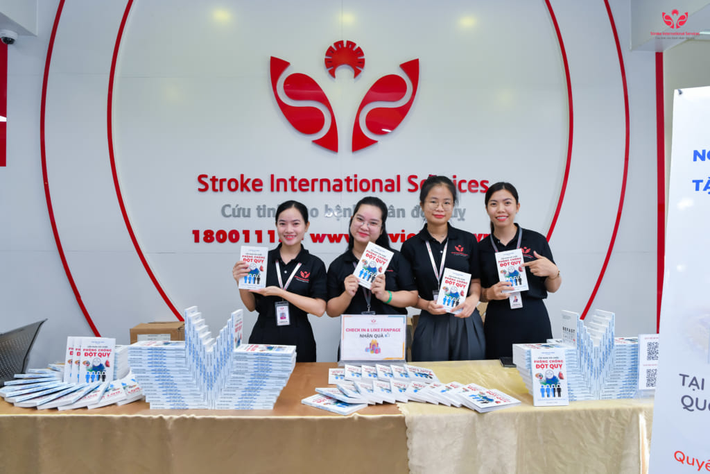 Sự kiện thu hút sự quan tâm của nhiều người dân đến tìm hiểu và tiếp cận tài liệu y học dễ hiểu, thiết thực.