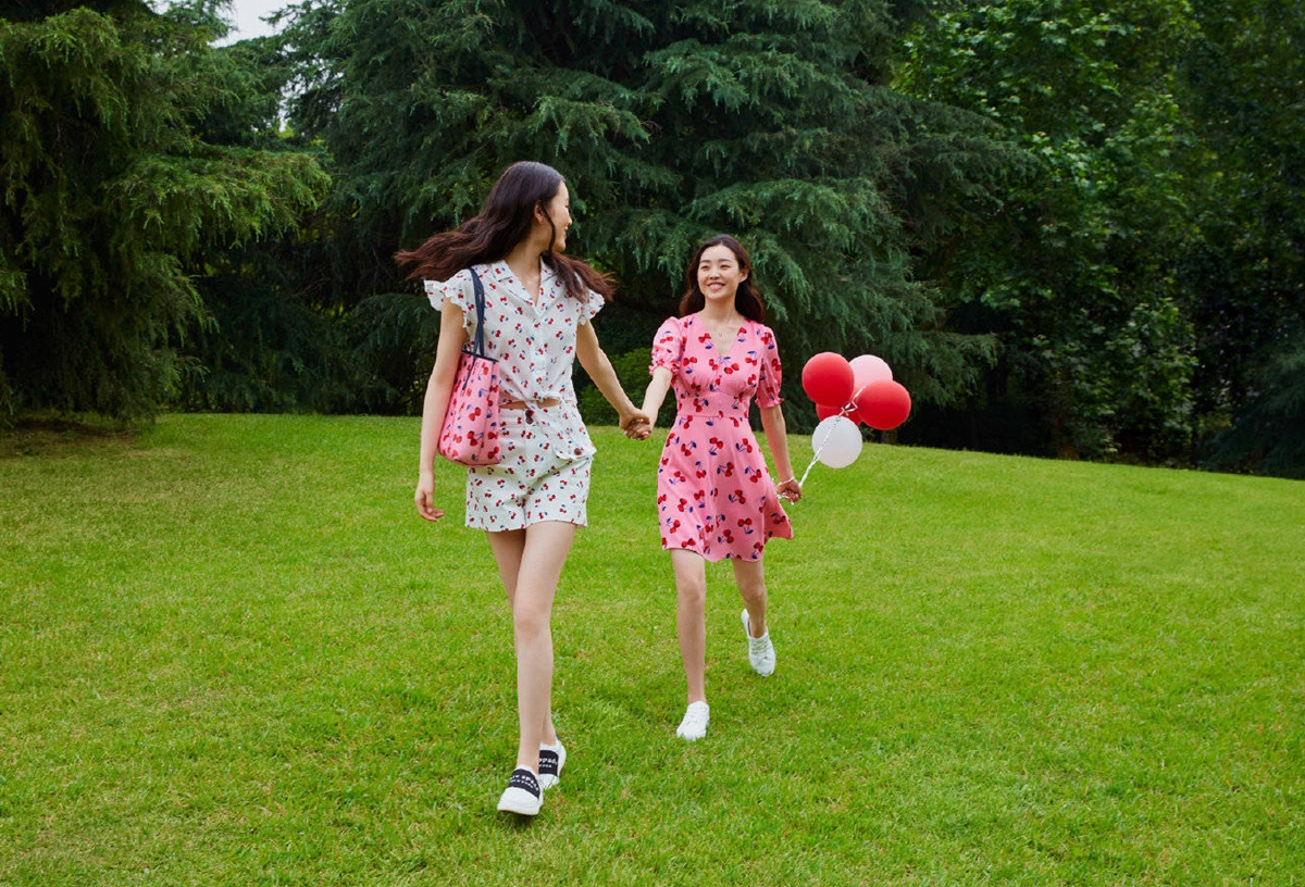  Từ Louis Vuitton đến tủ đồ Gen Z: Cherry chính thức “comeback”