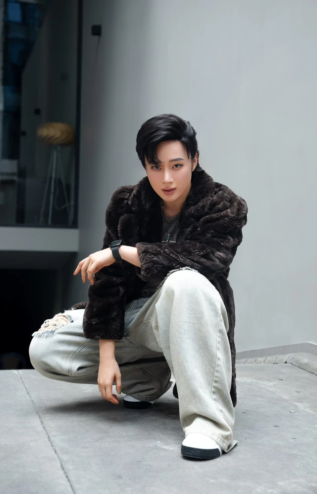  Từ “ngọc nữ màn ảnh” đến body vạm vỡ, Angela Phương Trinh đang muốn chứng minh điều gì?