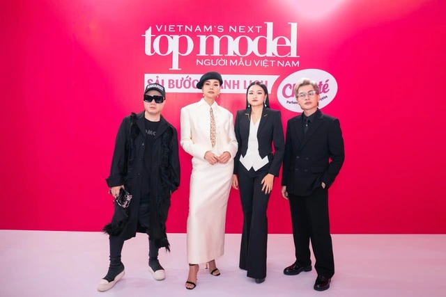 Rời ghế nóng giữa lúc chương trình đang “chạy”