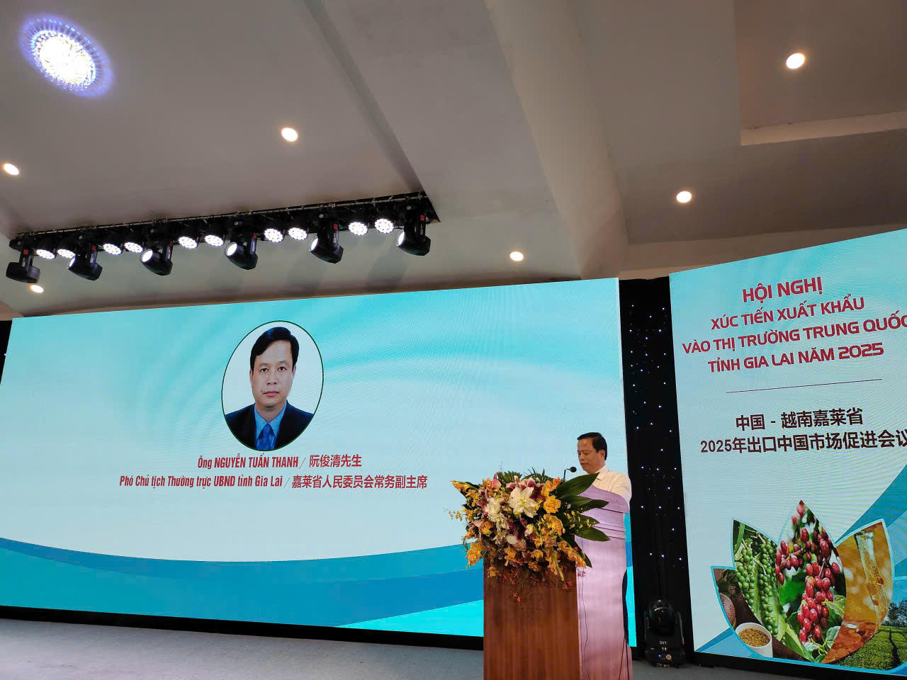 Phó Chủ tịch Thường trực UBND tỉnh Nguyễn Tuấn Thanh phát biểu khai mạc hội nghị