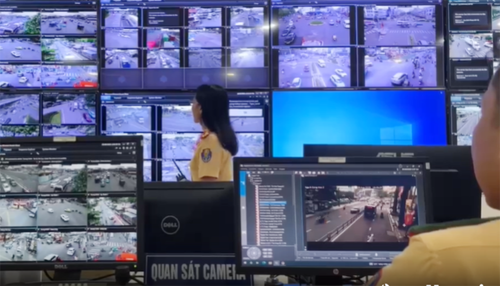 lần đầu tiên triển khai flycam kết hợp hệ thống camera để theo dõi, điều tiết giao thông từ trên cao.