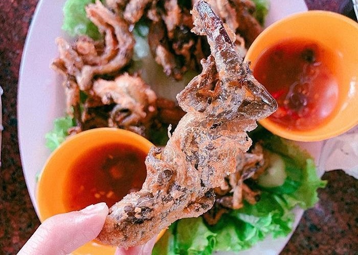 Mỗi biến tấu lại mang một hương vị riêng, làm phong phú thêm bức tranh ẩm thực địa phương.